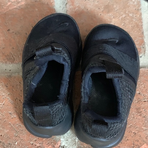 Nike Slip Ons - Picture 5 of 5